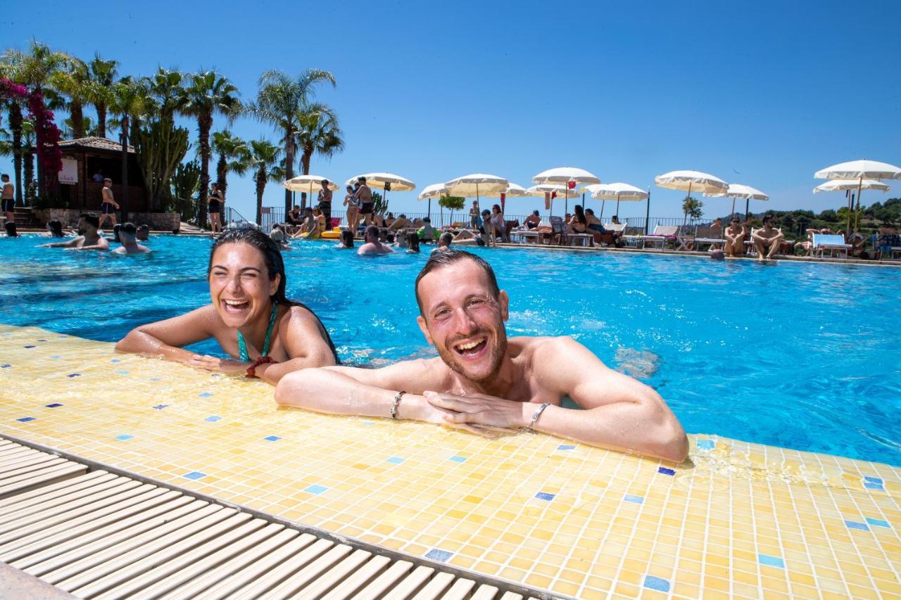 Hotel Olimpo Le Terrazze يتوجاني المظهر الخارجي الصورة