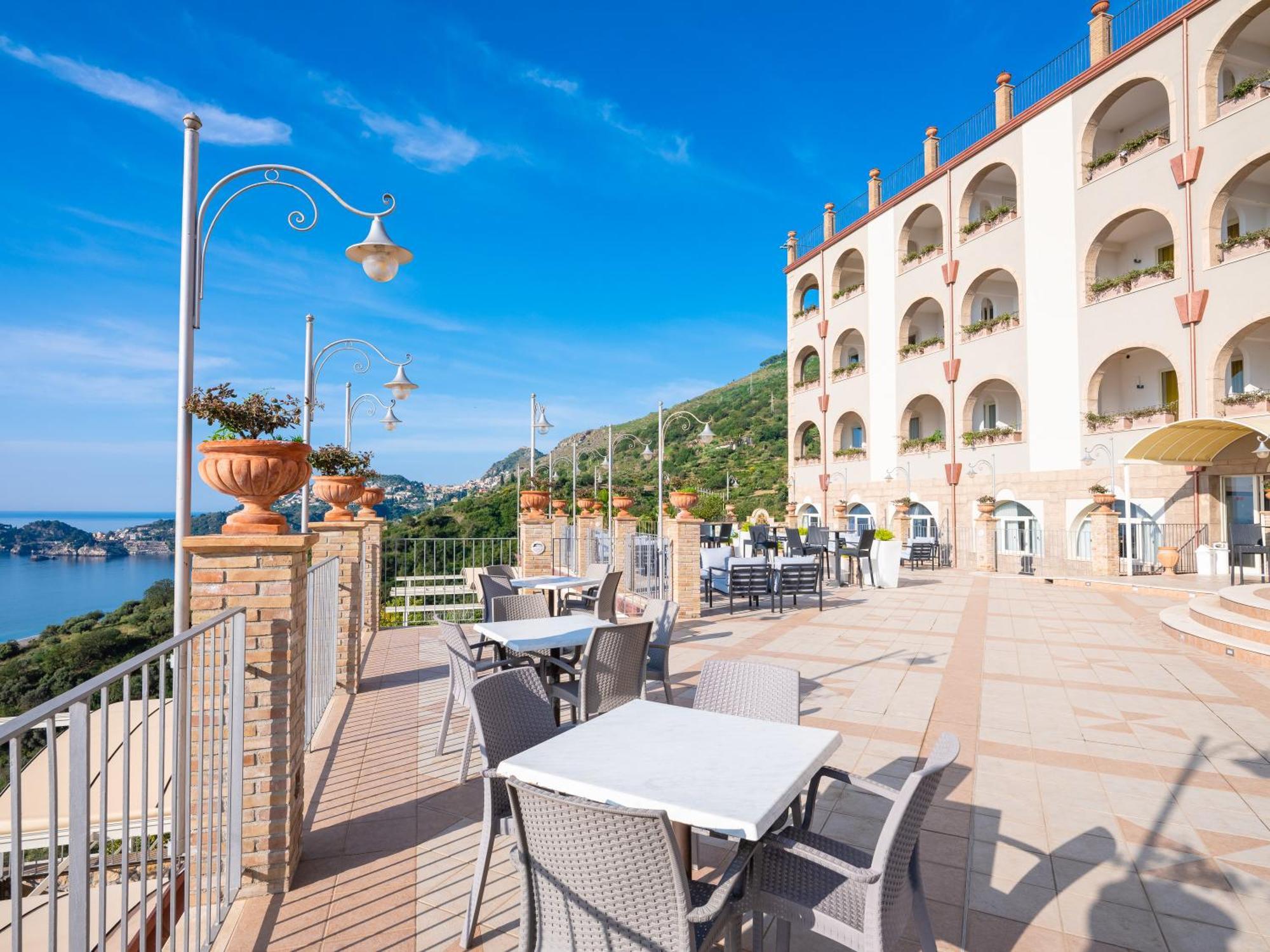 Hotel Olimpo Le Terrazze يتوجاني المظهر الخارجي الصورة