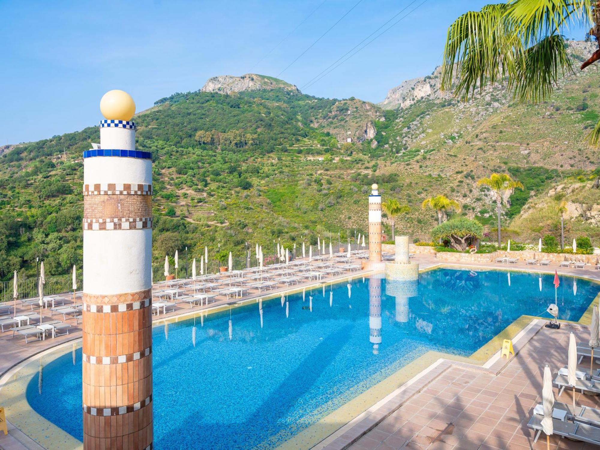 Hotel Olimpo Le Terrazze يتوجاني المظهر الخارجي الصورة